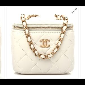 Lambskin Quilted Pearl Crush Mini Vanity Case With Chain White 2021